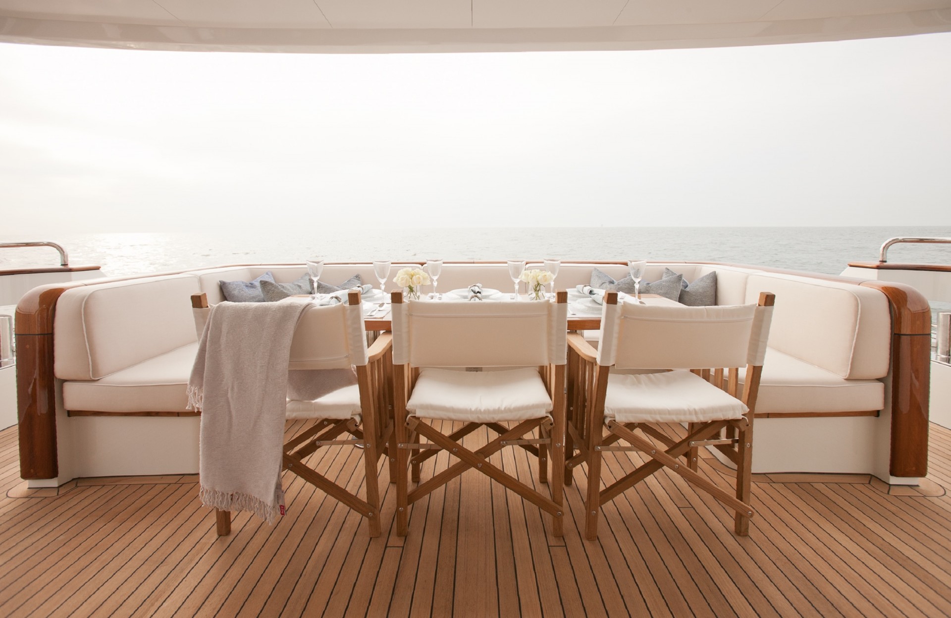 Yacht FIREFLY By Mulder - Main Deck Alfresco Dining
