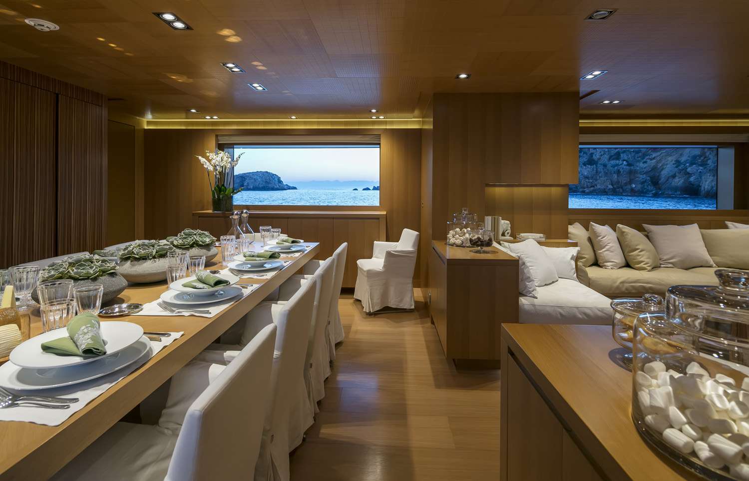 Yacht GEOSAND - Interior Dining  