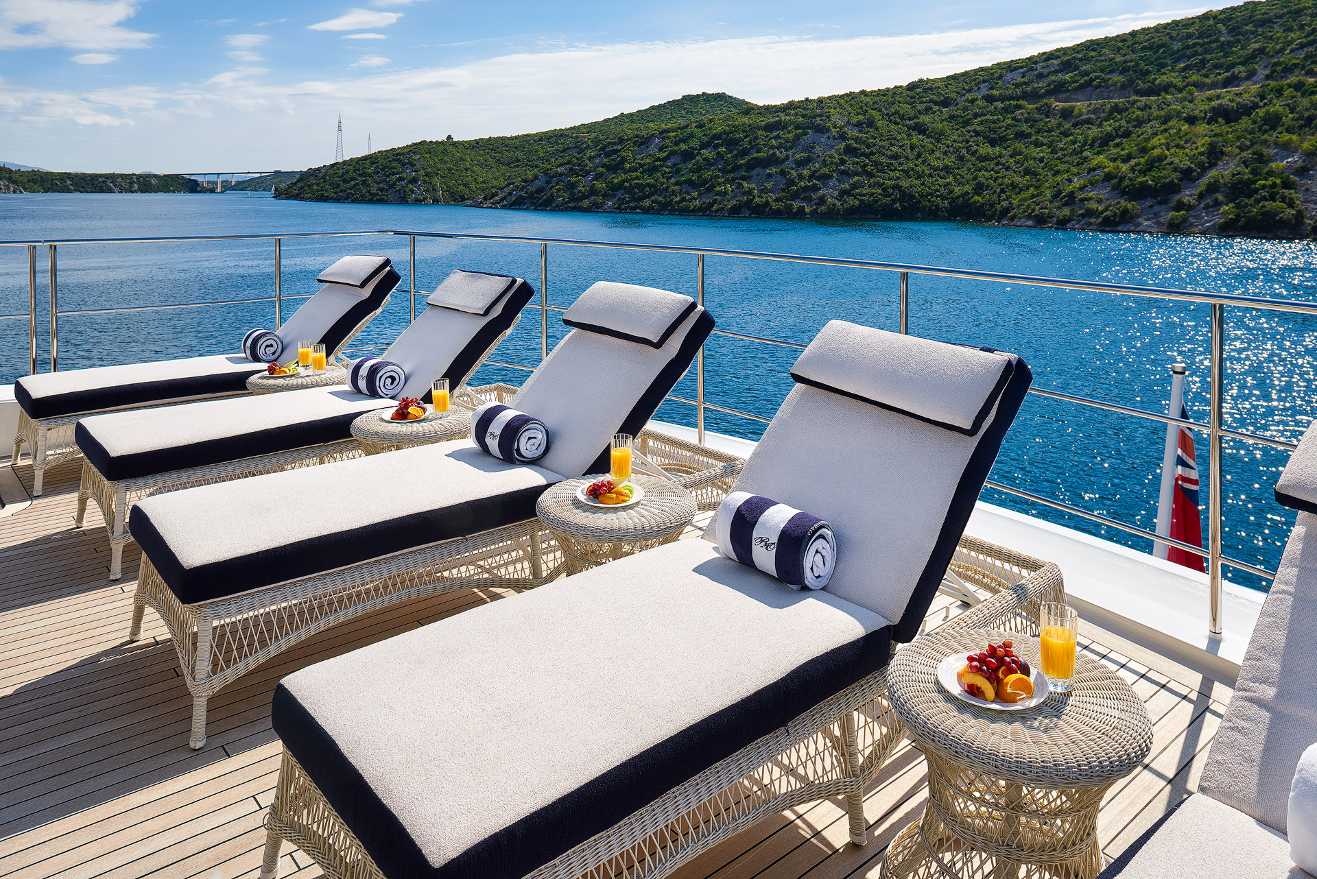 Yacht REVE D'OR By Sanlorenzo  - Sundeck Sunloungers