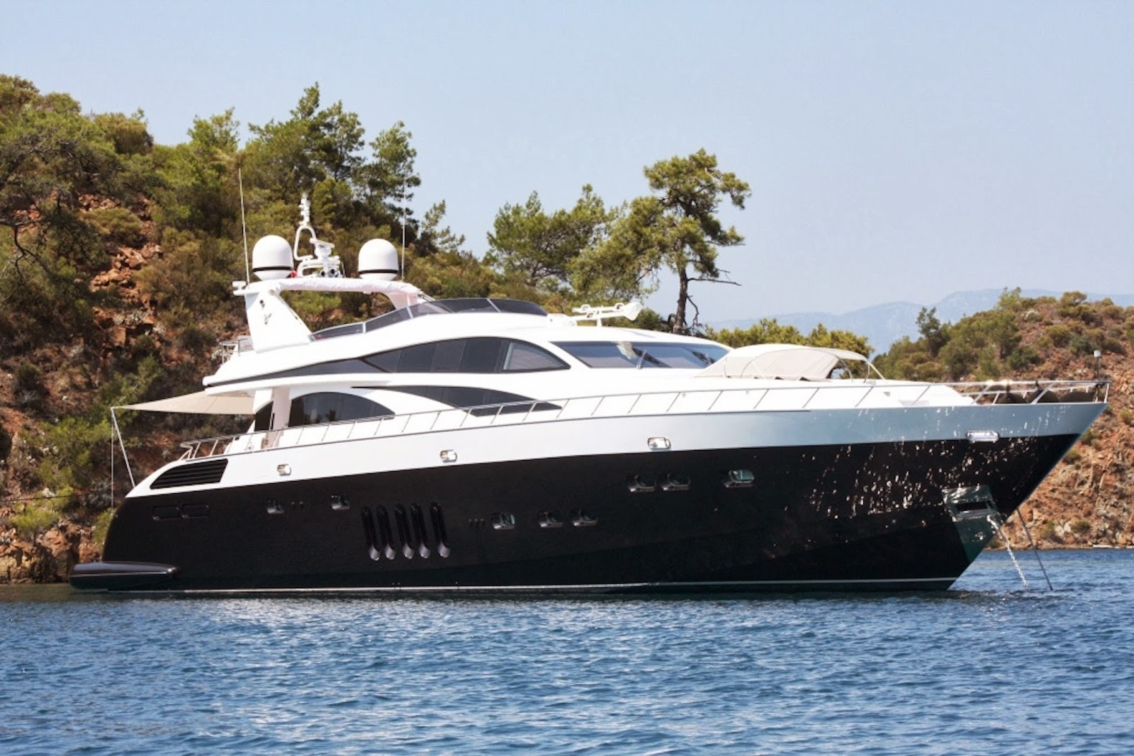 Yacht WHITE PEARL Leopard 32