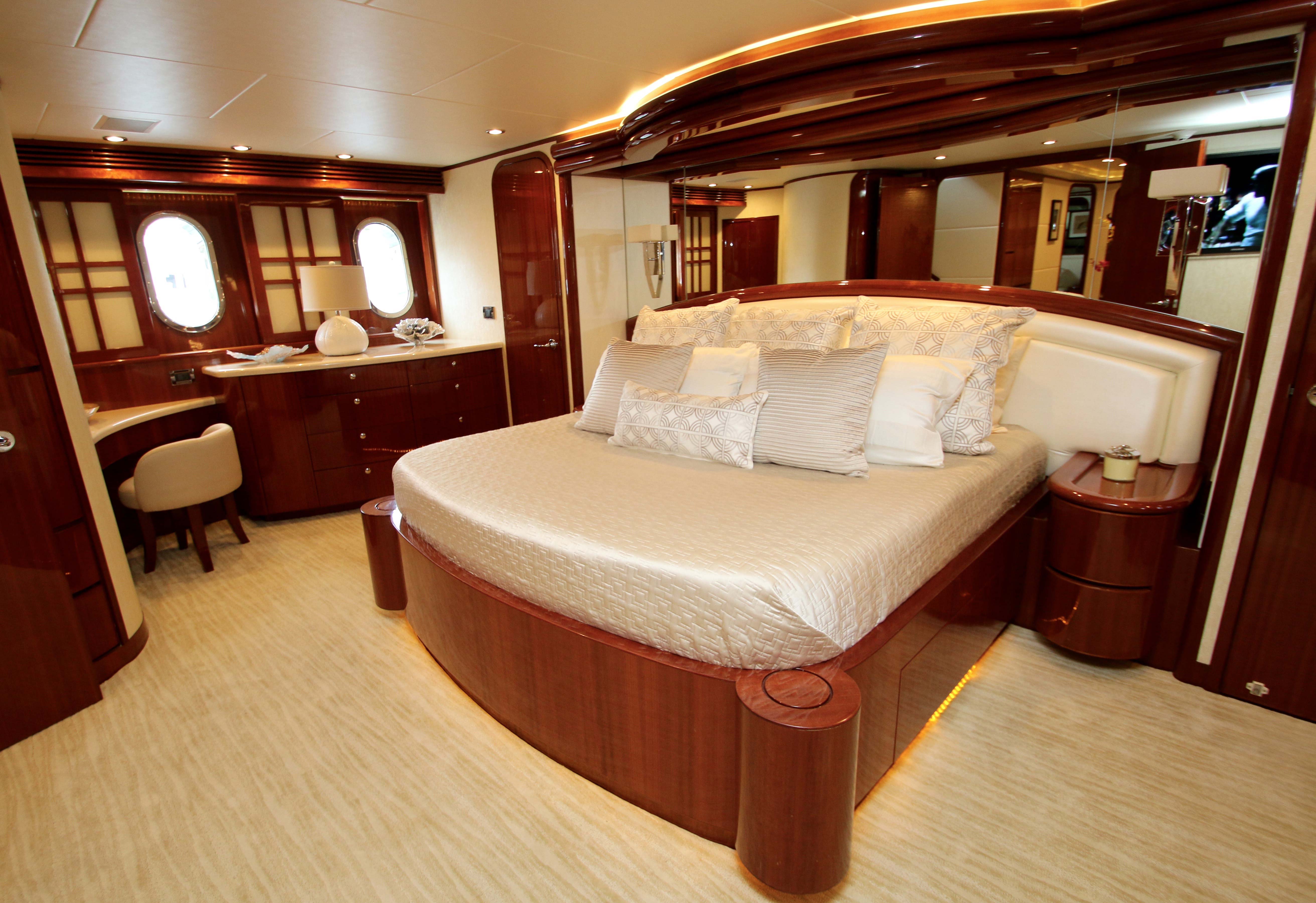 Luxurious Double Cabin