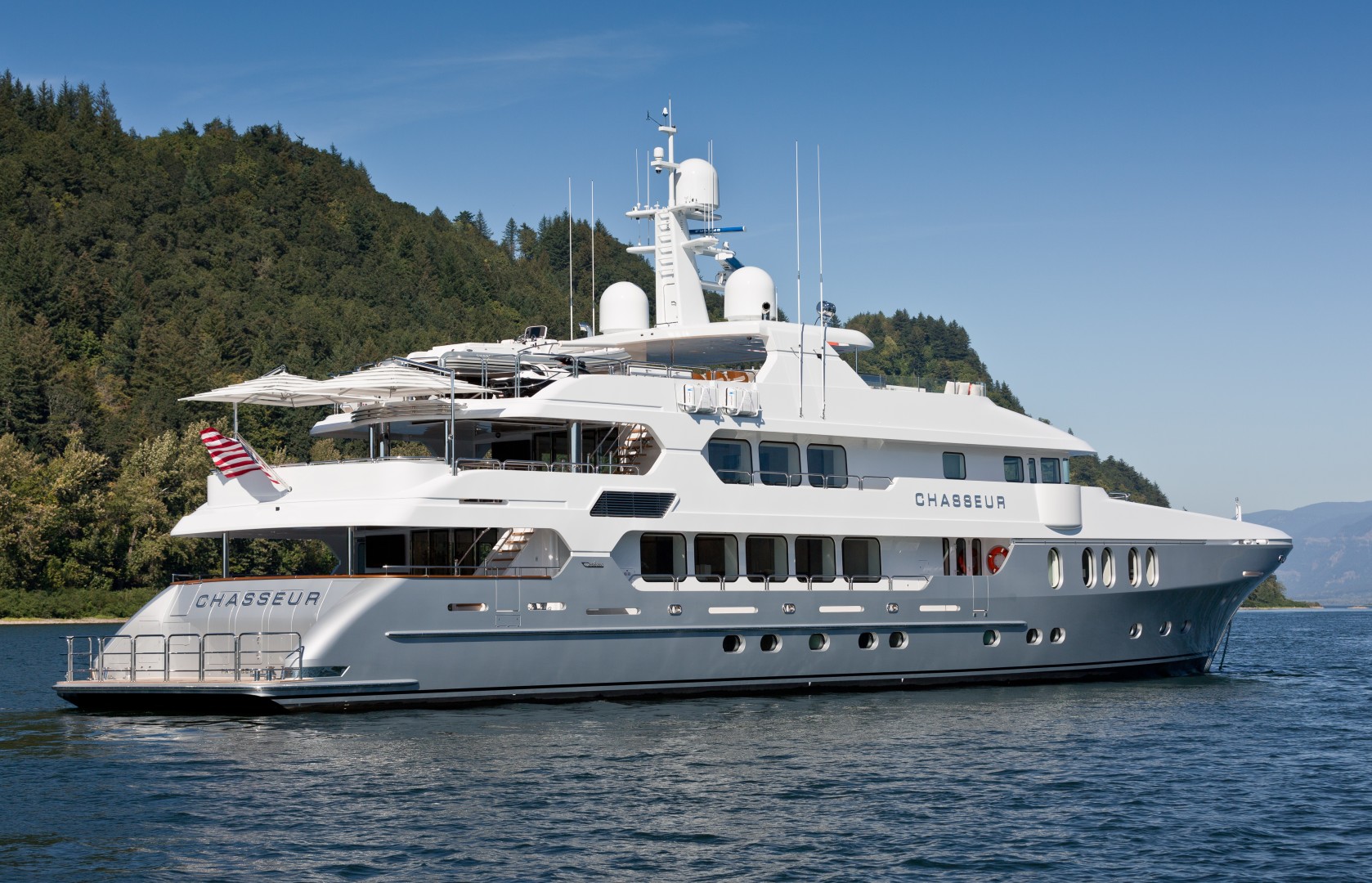 Luxury Yacht Chasseur