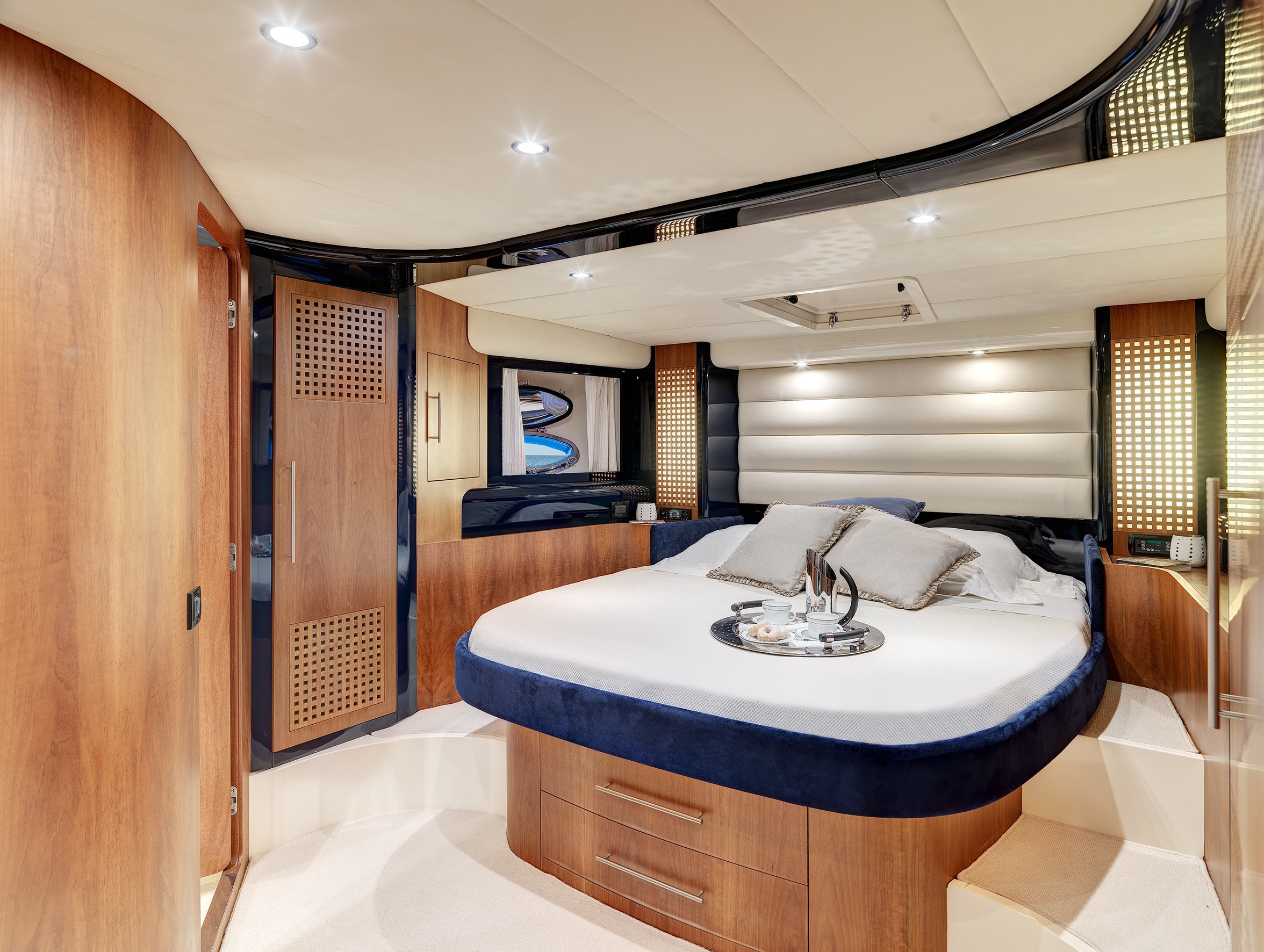 The 21m Yacht SPACE