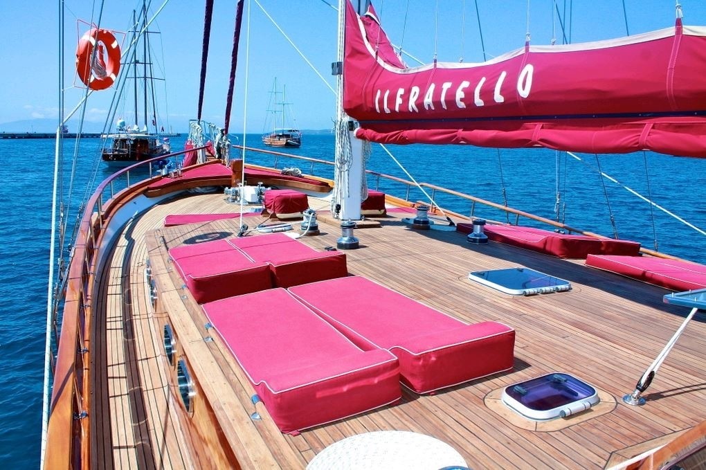 Life On Board Yacht IL FRATELLO
