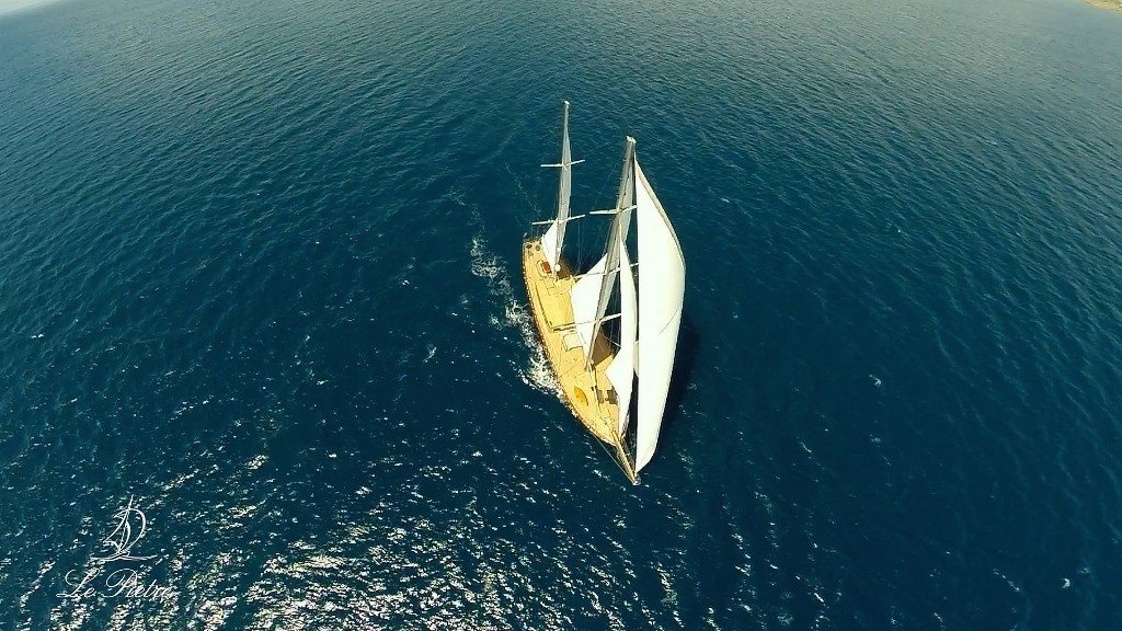 The 39m Yacht LE PIETRE
