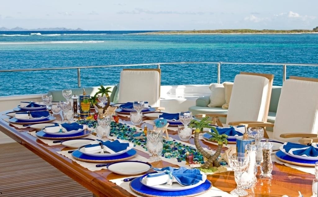 External Eating/dining On Board Yacht TE MANU