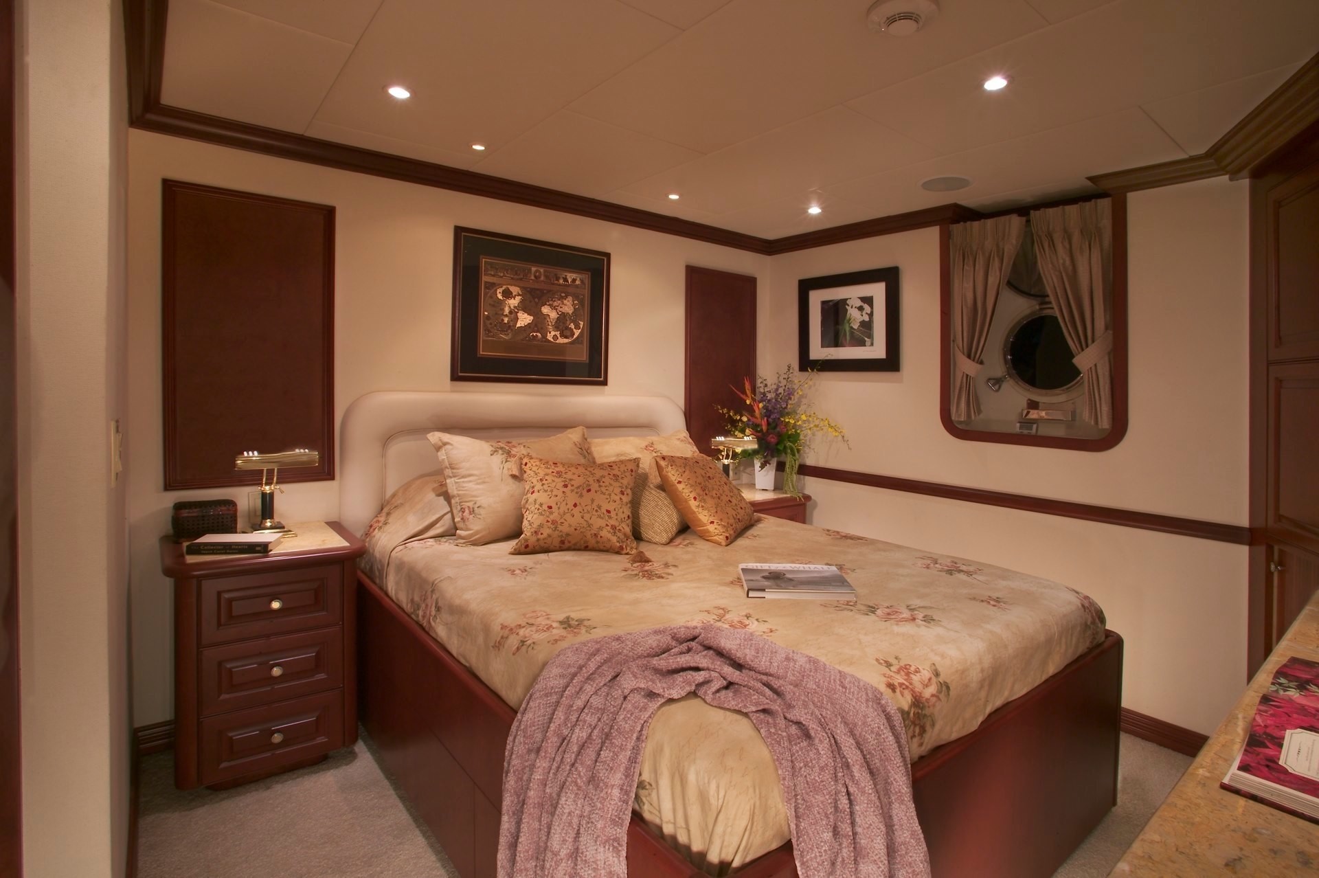 Guest's Cabin On Yacht STARGAZER