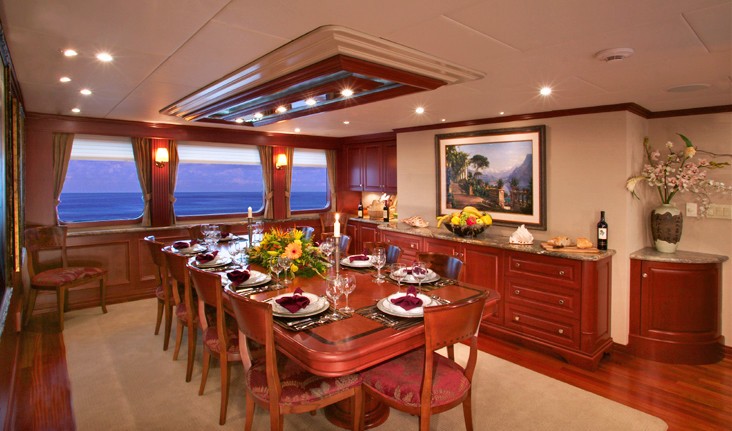 Eating/dining Saloon Aboard Yacht STARGAZER