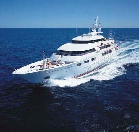 Forward Aspect: Yacht NOMAD's Cruising Image