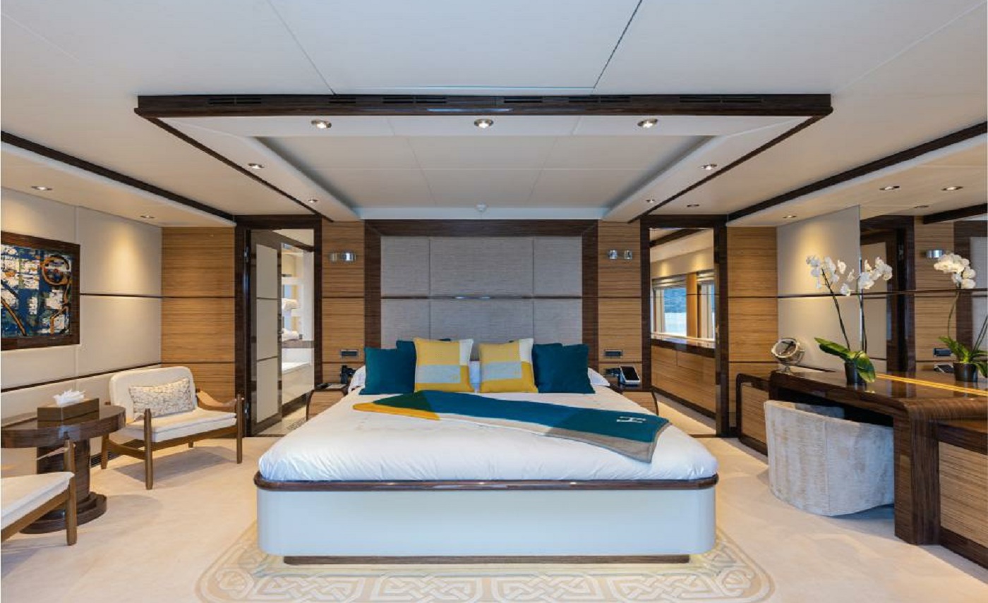  Upper deck master suite