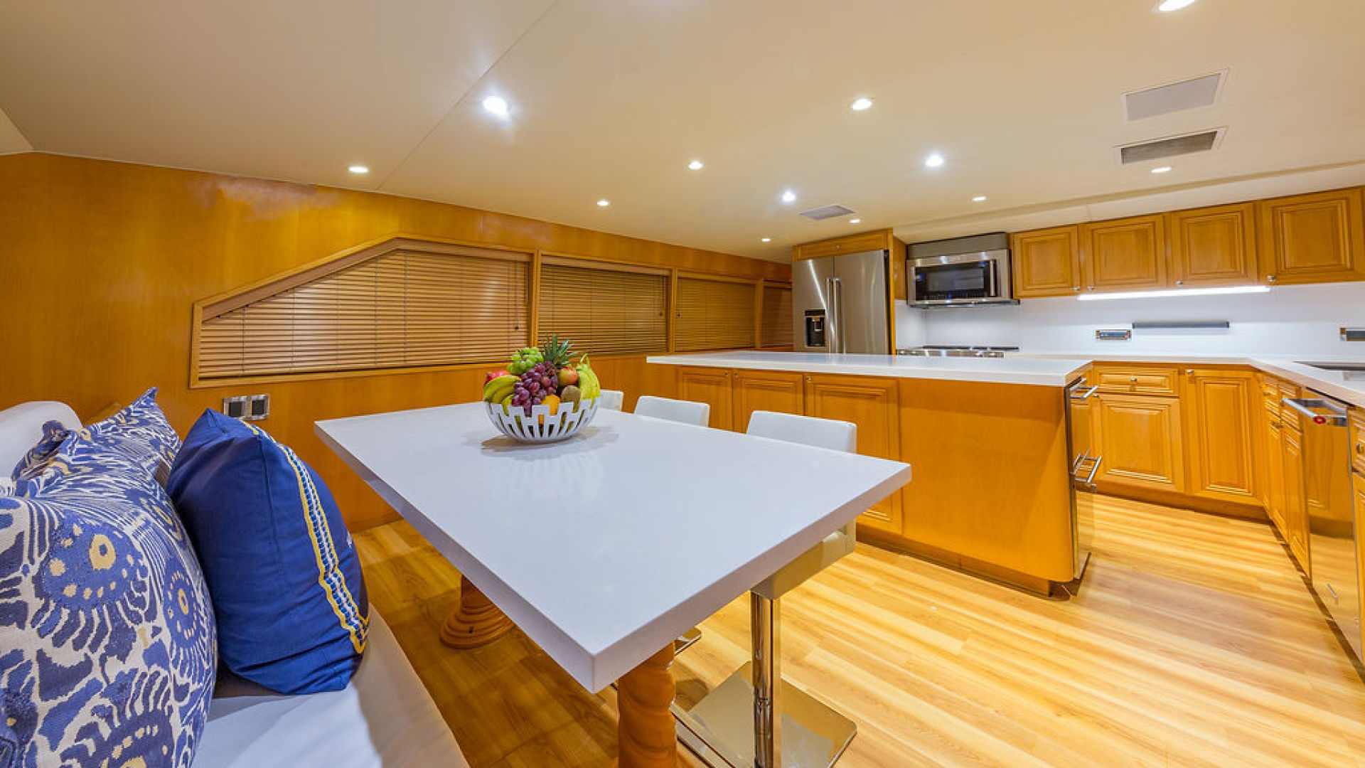ALEXANDRA JANE Interior - Galley With Dining