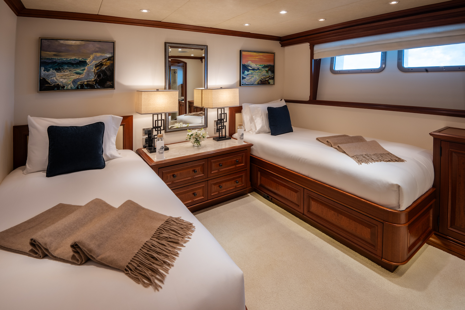 Lower Deck Stbd Fwd Twin Stateroom