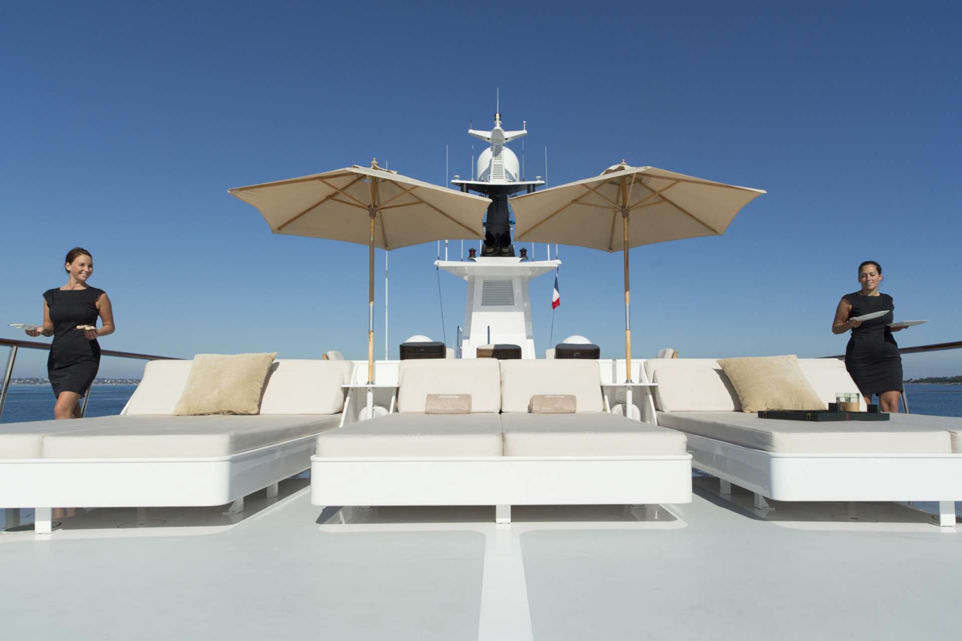 Yacht ILLUSSION By Feadship - Sundeck Service