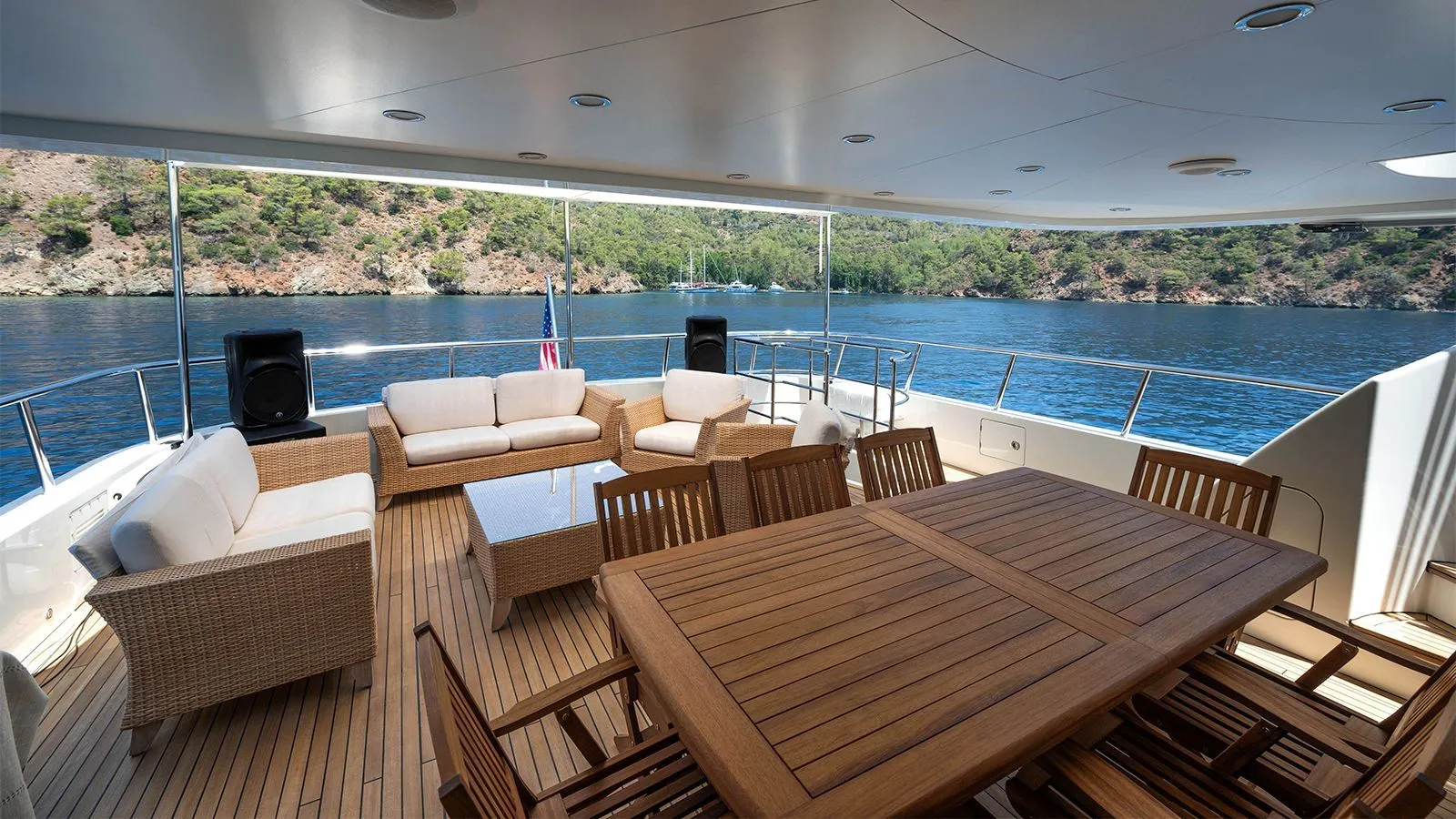 Aft Deck Seatining And Dining Area