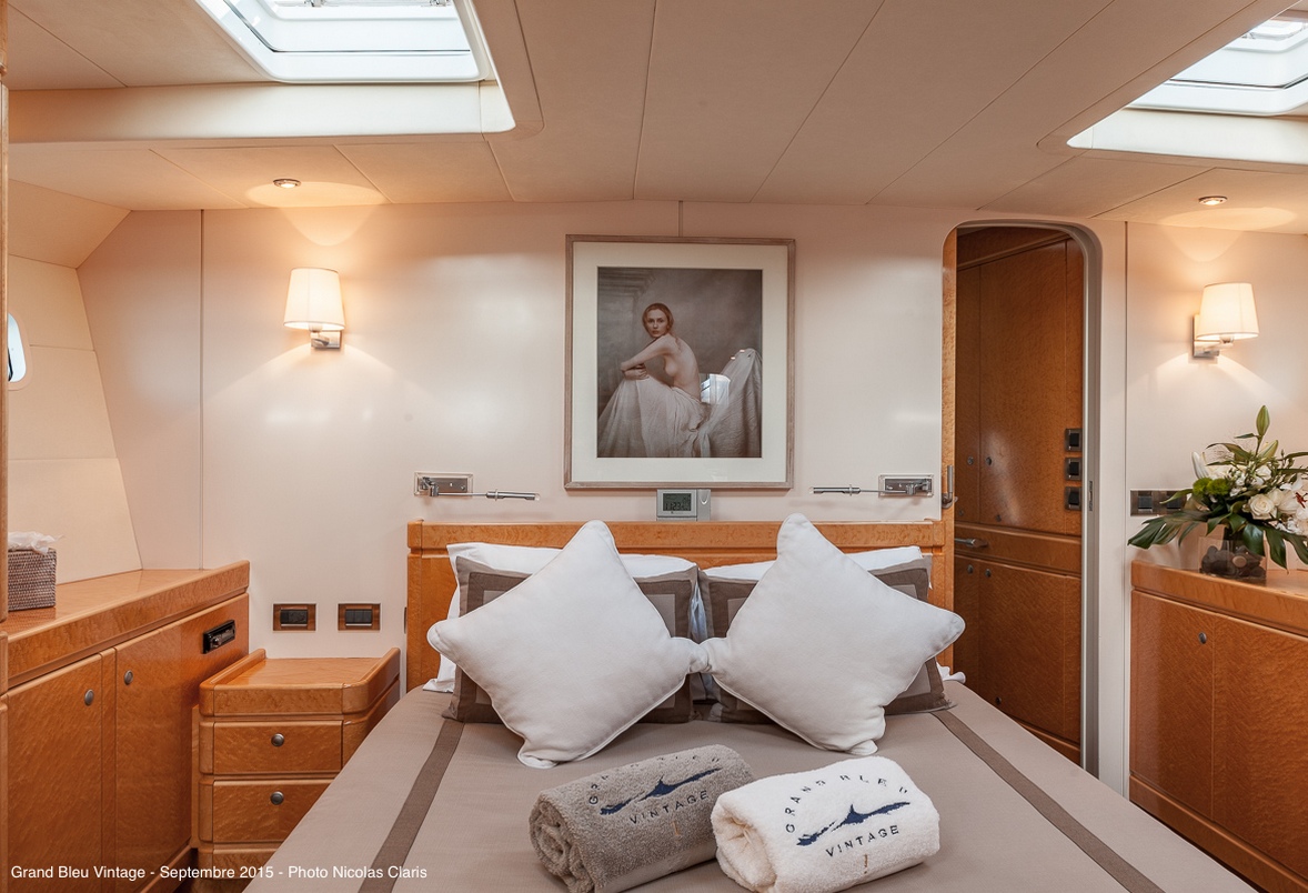 Charter Yacht Grand Bleu Vintage Guest Cabin