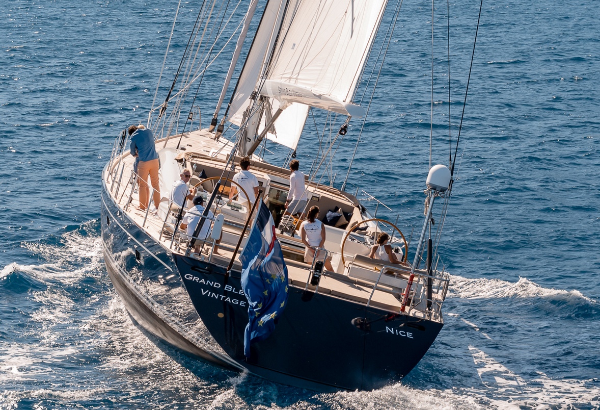 Charter Yacht Grand Bleu Vintage Stern Sailing Aft