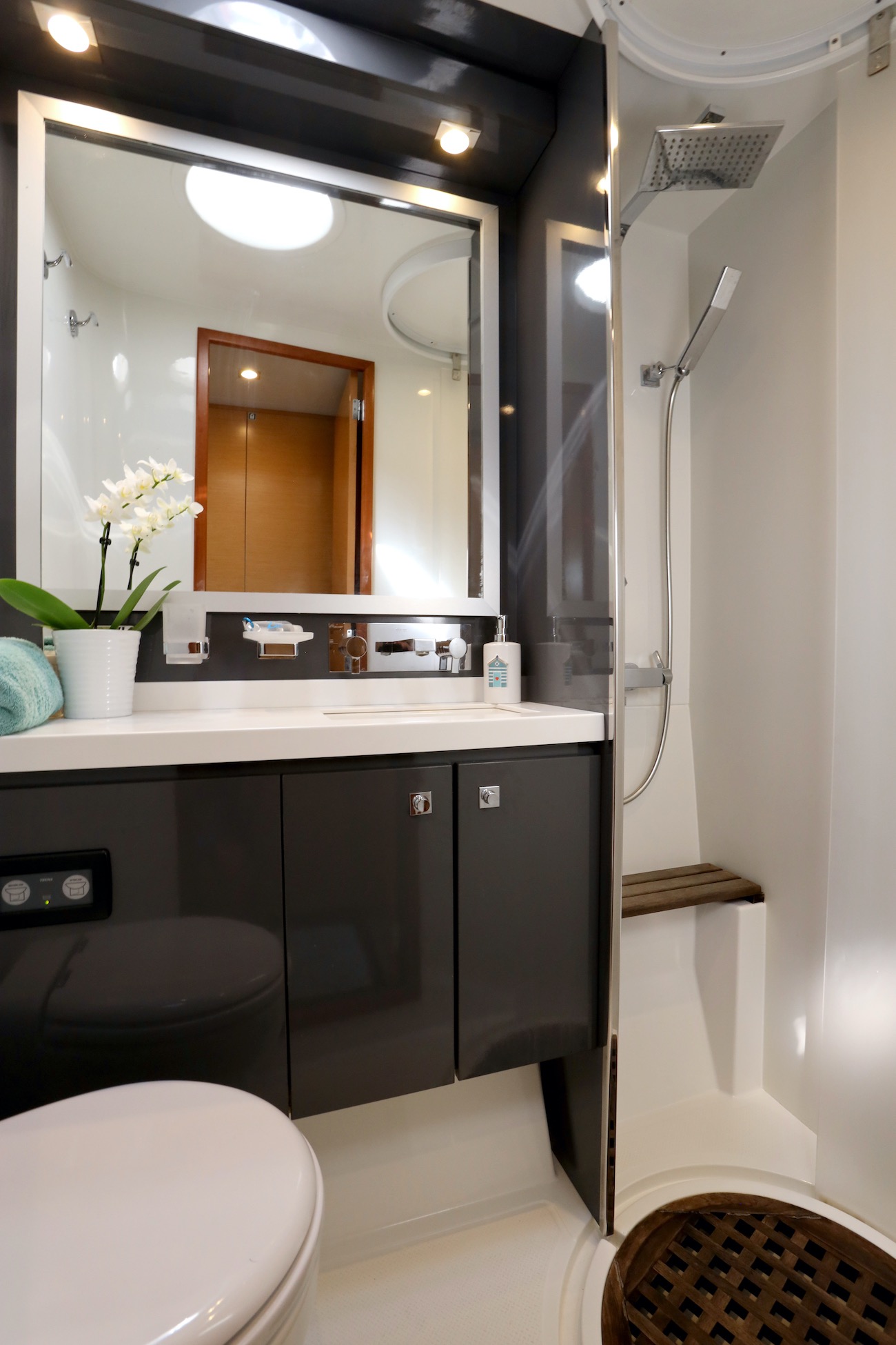 Ensuite Bathroom To The Double Cabin