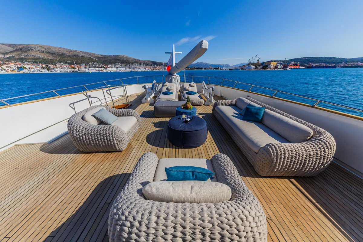 Large Aft Deck Seating Area