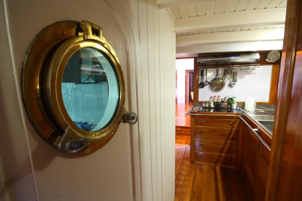 AVENTURE - View to galley