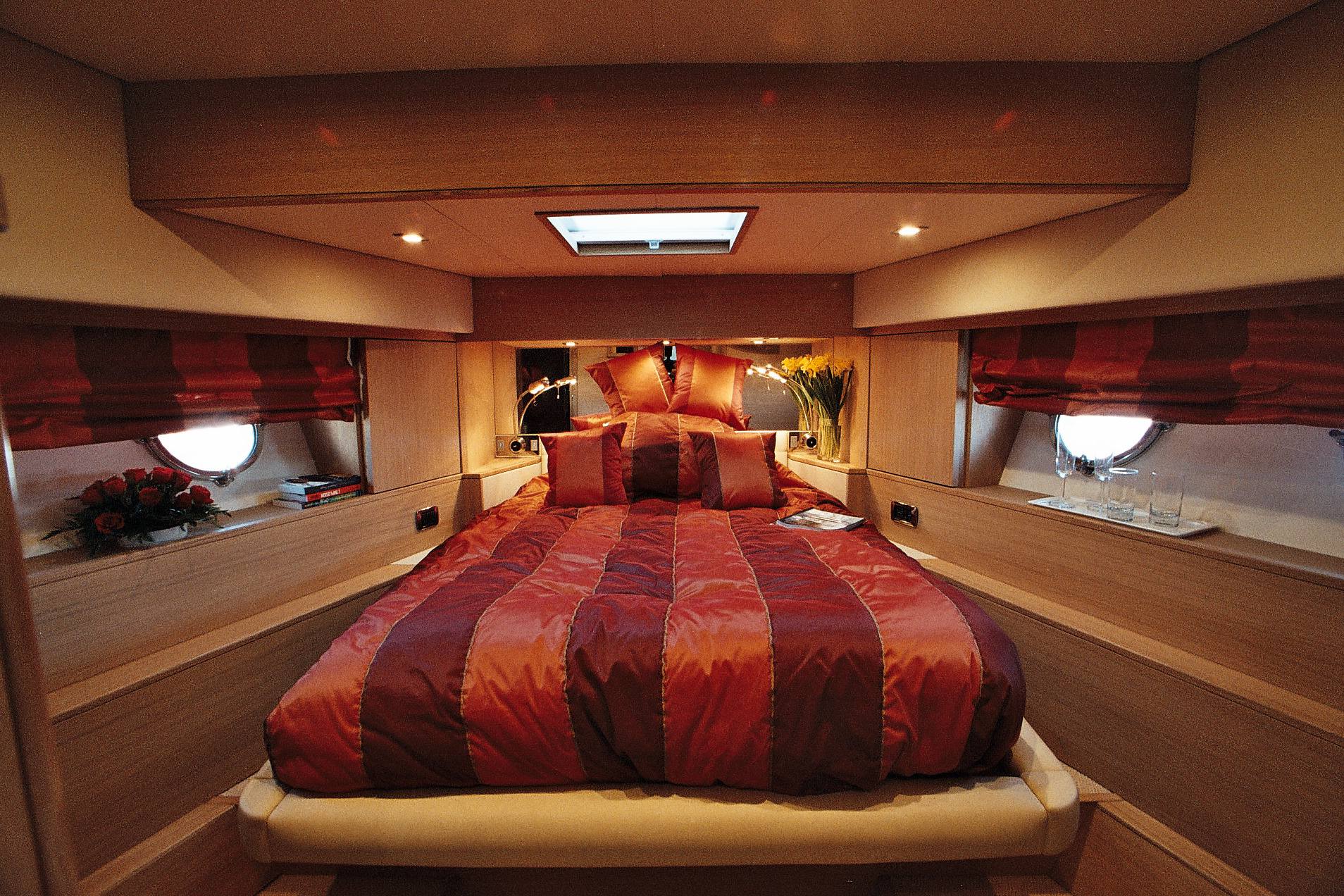 Aicon Yacht KRYS KAR - VIP Cabin