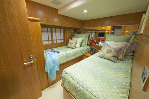 Andiamo 85 -  Twin Cabin with Convertible Beds