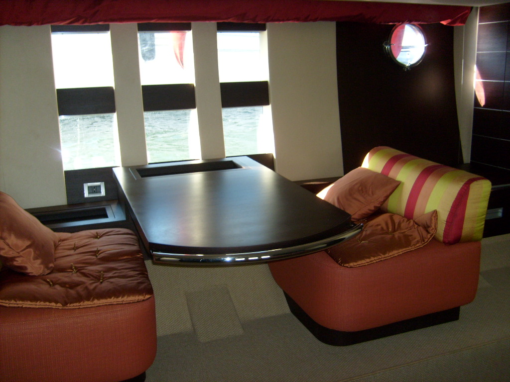 Azimut Yacht SQP -  Master Cabin Lounge