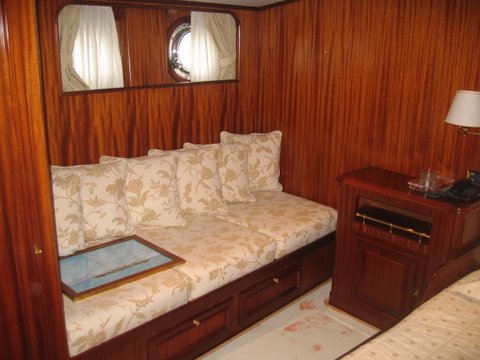 Benetti Yacht MIZAR -  VIP Cabin Seating