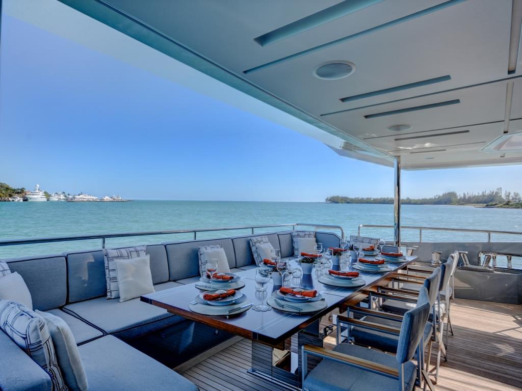 Benetti yacht DREW - Aft deck dining