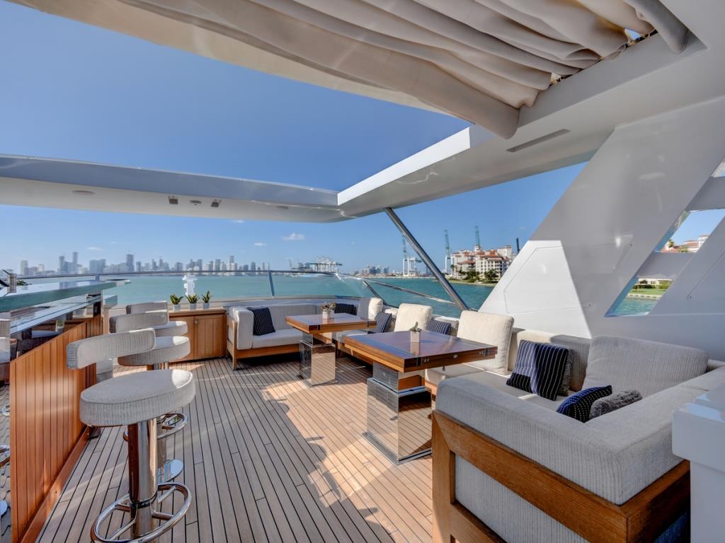 Benetti yacht DREW - Sundeck seating and dining