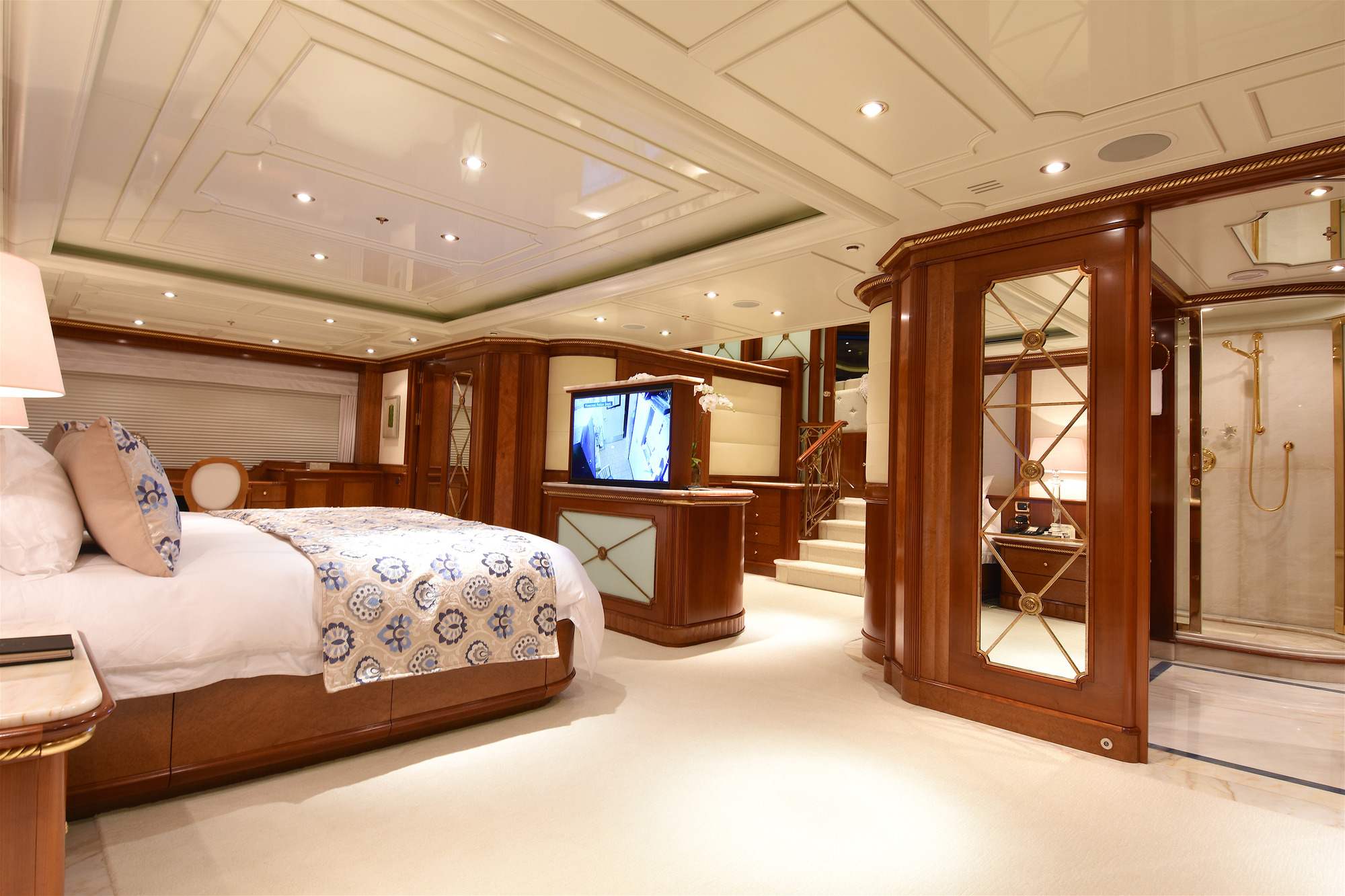 Benetti yacht LADY MICHELLE - Master cabin
