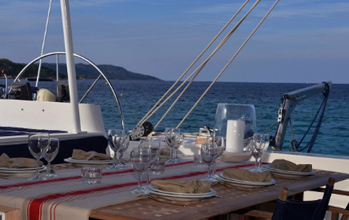 Catamaran ABYSSE - Al Fresco Dining