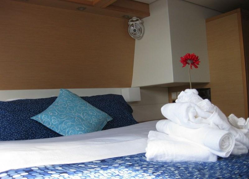 Catamaran BLUE MOON -  Guest Cabin