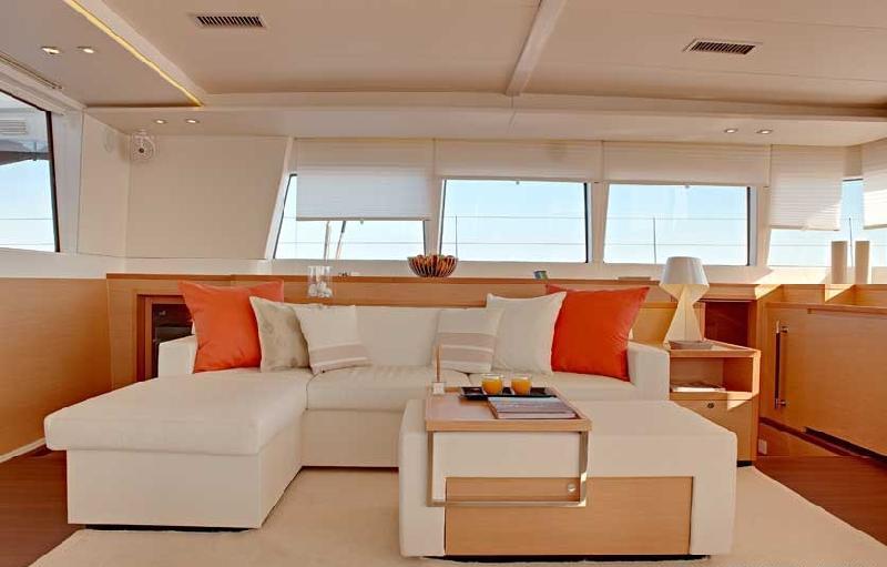Catamaran ENIGMA -  Salon Seating 2