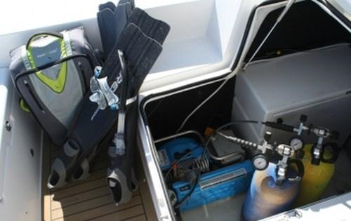 Catamaran KIWI PRYDE -  Dive Gear