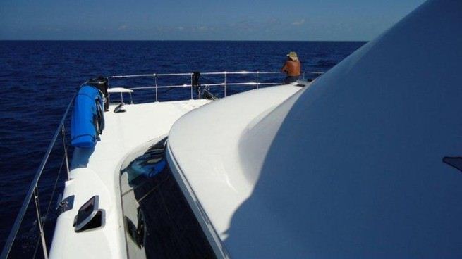 Catamaran MANZY -  Side Deck