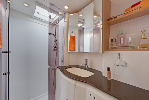 Catamaran NOVA -  Guest Bathroom