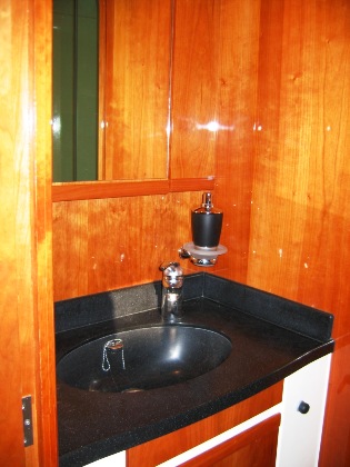 Catamaran SAGAPONACK -  Bathroom