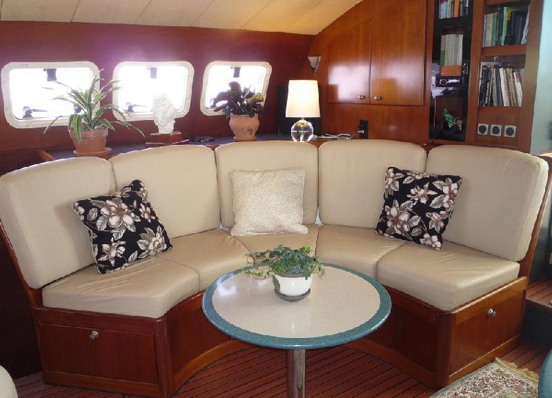 Catamaran VICTORIA -  Salon Seating