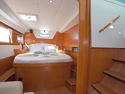 Catamaran WHISPERS -  Guest Cabin