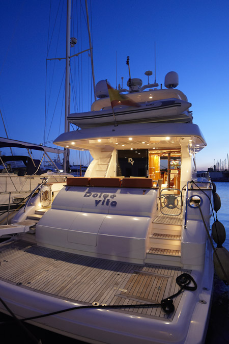 Charter yacht DOLCE VITA - Aft View