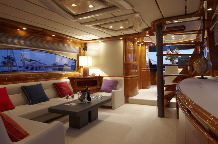 Charter yacht DOLCE VITA - Salon