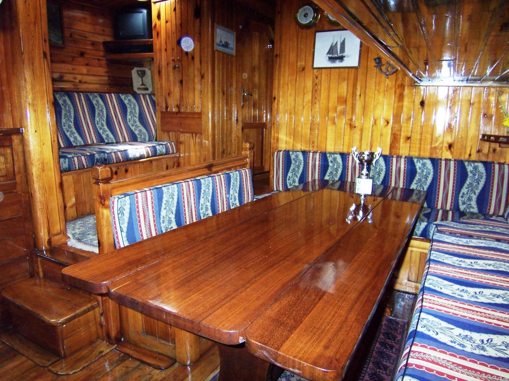 Classic Tall Ship RHEA -  Salon Dining