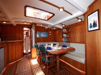 Classic Yacht ANITTA -  Salon