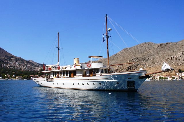 Classic Yacht El Bandido -  Main