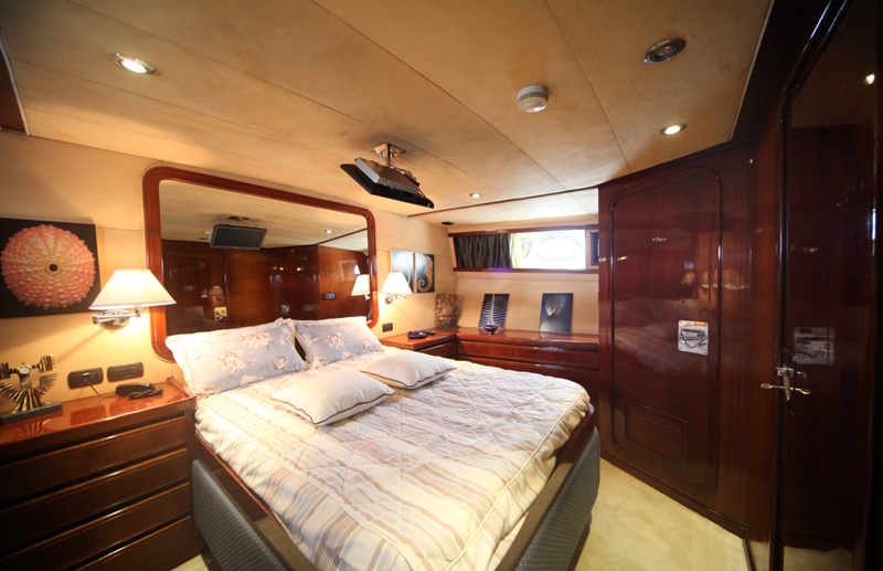 Classic Yacht HATHOR -  VIP Cabin