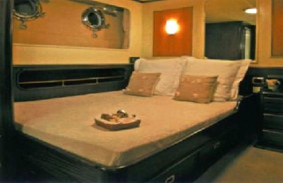 Classic Yacht LAIKA -  VIP Cabin