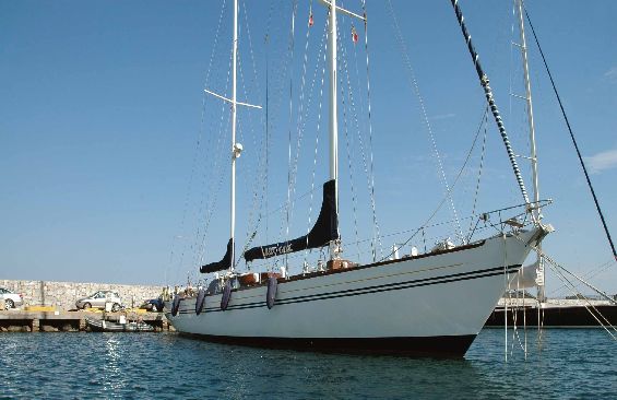 Classic Yacht Lady Sail -  Bow
