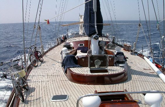 Classic Yacht Lady Sail -  Deck