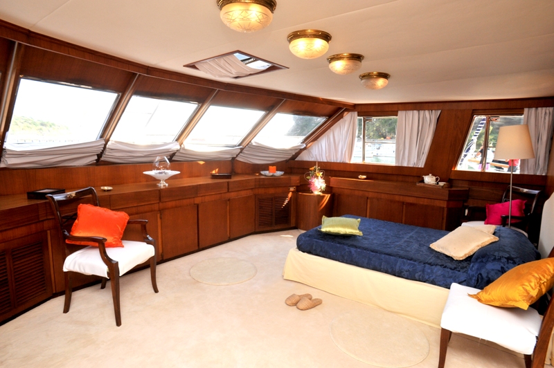 Classic Yacht NAFISA -  New Cabin