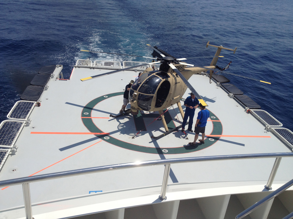 Expedition support vessel GLOBAL - heli pad